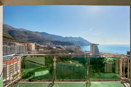2 bedroom apartment in a new house with sea view in Becici (Budva)