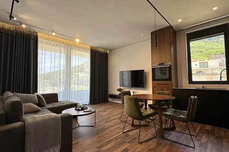 Luxuriöses 1-Zimmer-Appartement in Lastva mit Pool und Parkplatz