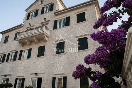 Seafront one bedroom apartment