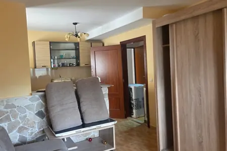 Квартира с 1 спальней в Будве