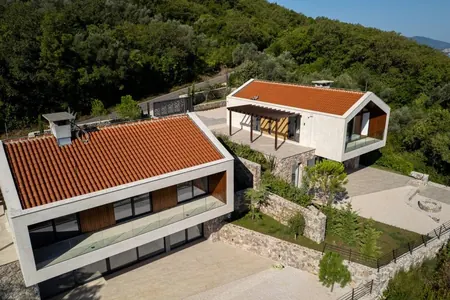 Modern villa for sale in Lustica