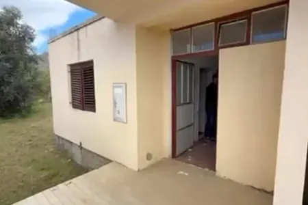 2 bedroom apartment for sale in Sutomore with garden share