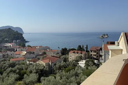 Two-bedroom apartment for sale in Petrovac with sea view