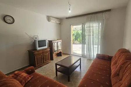 Prodajem jednosoban stan u Budvi, Podkošljun
