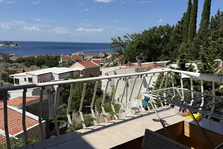 Dvosoban stan na prodaju, Petrovac, pogled na more