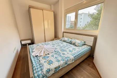 Dvosoban stan sa pogledom na more i planine u Rafailovićima (Budva)
