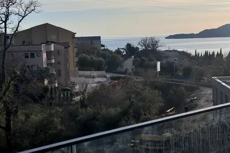 2 bedroom apartment with sea view, near Kamenovo beach,