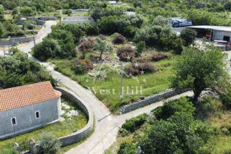 3 building plots with sea view