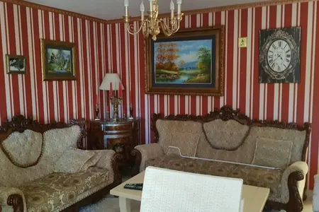 Haus mit 4 Schlafzimmern in Lastva in einer Wohnanlage mit Pool