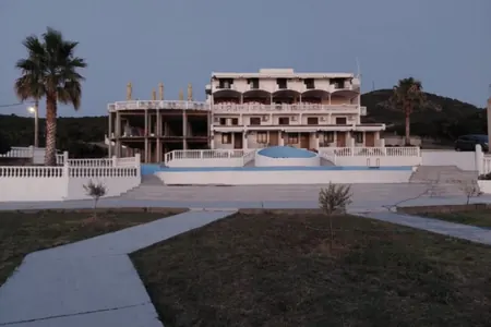 A hotel for rent for the season in Utjeha, Bar.