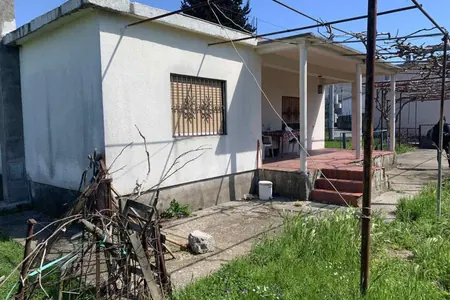 A house for sale on an urbanized plot of 4747m2 in a Bar.