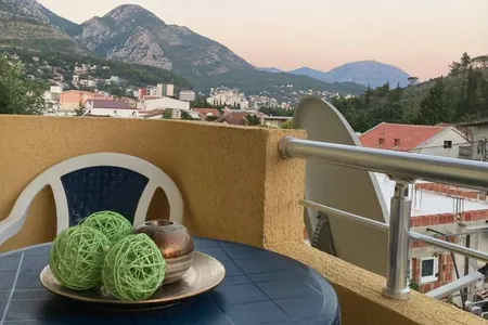Eine Wohnung zum Verkauf in einer ausgezeichneten Lage in Sutomore.