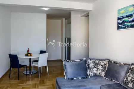 Wohnung mit 1 Schlafzimmer und großer Terrasse in Risani