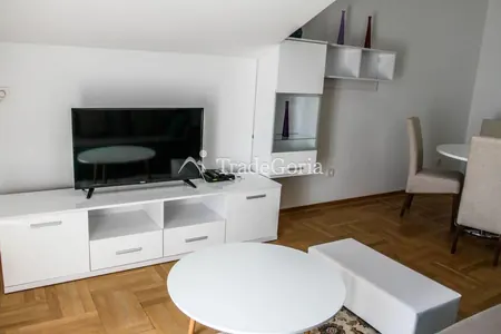 Apartment mit Blick auf das Meer in Risan