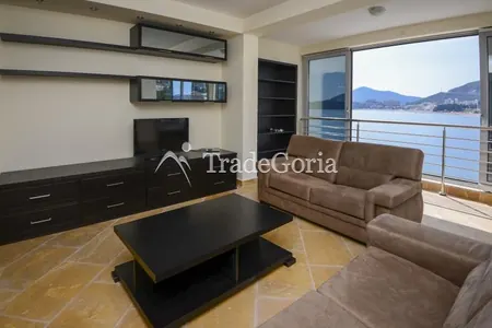 Apartmani na prvom liniji, Rafailovici - cena 294,000 evra