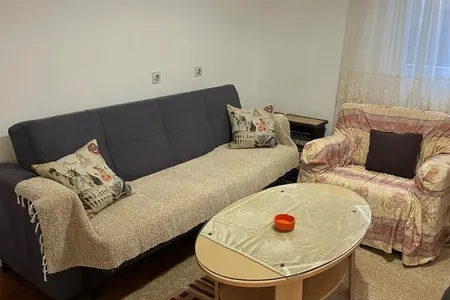 Izdaje se dvosoban stan, Podgorica, ulica Žrtava Fašizma