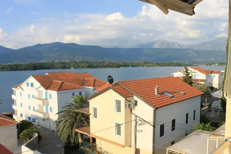 Apartment for sale 50 m from the beach in Boko Kotor Bay (Lustica)