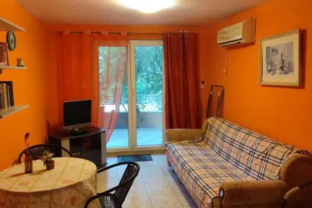 Apartment for sale near the sea in Đenovići, Herceg Novi.