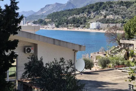 Apartment for sale on the first line of the sea in Sutomore (Bar)