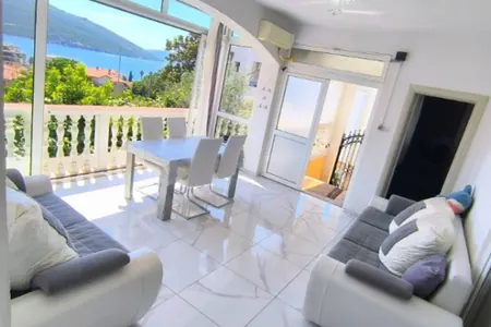 Квартира с видом на залив в Кумборе, 84 м²