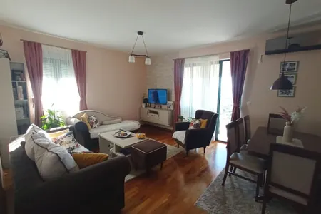 Apartment for sale with 3 bedrooms, with sea view.