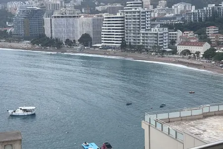 Wohnung mit 2 Schlafzimmern in erster Linie mit Panoramablick auf das Meer und die Berge in Rafail