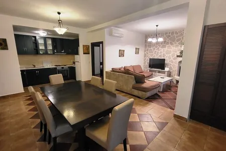 Apartment with 3 bedrooms, pool, terrace, Kostanjica