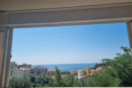 Apartman sa dve spavaće sobe i pogledom na more