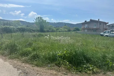 Бар, Полье. Ровный урбанизованный участок под строительство — 600 м² - 120.000 €