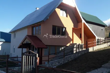 Großes zweistöckiges Haus in Zabljak, Jarovacha
