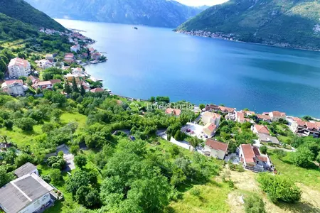 Großes Grundstück in Stoliv 1805 m2