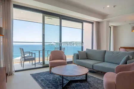 Budva, Rafailovici - Dvosoban namesten apartman na prvom redu do mora.