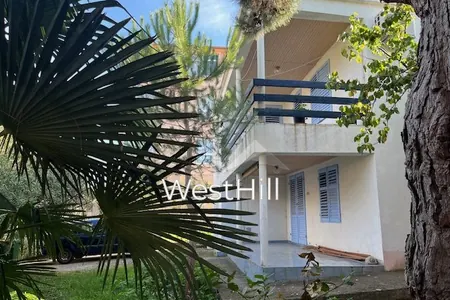 Charming house with a beautiful garden, 800m from Veliki Pijesak beach