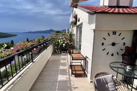 Cozy apartment with panoramic sea views