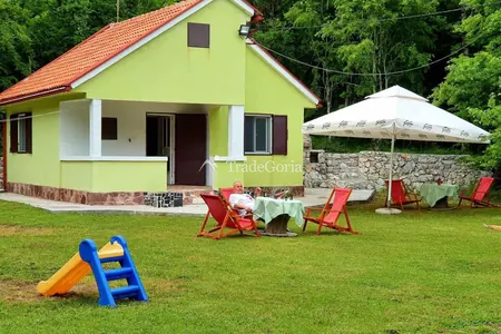 Ferienhaus in den kühlen Bergen über Petrovac