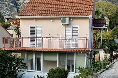 House with Sea View in the Center of Historic Town of Risan