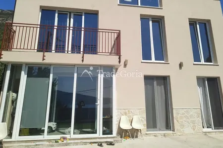 House in Baoshichi with panoramic sea view - price 740,000 euros