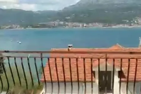 Duplex-Apartment in erster Meereslinie, Herceg-Novi, Njivice