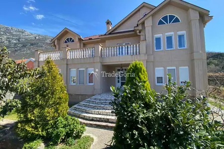 Two-storey house in Bar commune, Jermani village, with a total area of 243m2 on a plot of land 394m