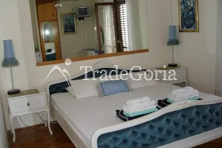Doppelzimmer im La Med Mini-Hotel mit Meerblick