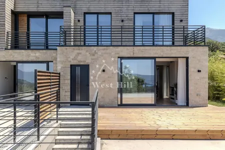 Elegant townhouse in the prestigious area