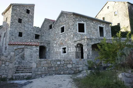 Exclusive historical complex