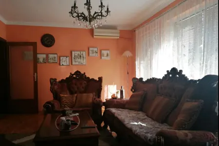 Семейный дом на продажу в районе Забело, Подгорица.
