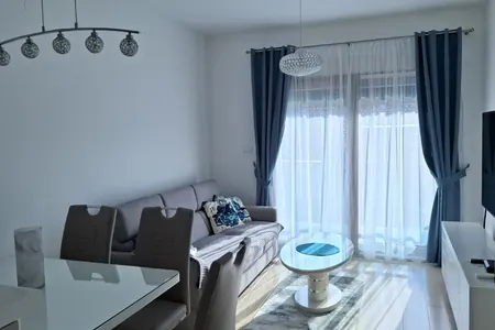 For rent 2 bedroom apartment with sea view, Przno