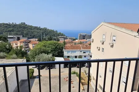 Продается квартира с 2 спальнями, Петровац, вид на море