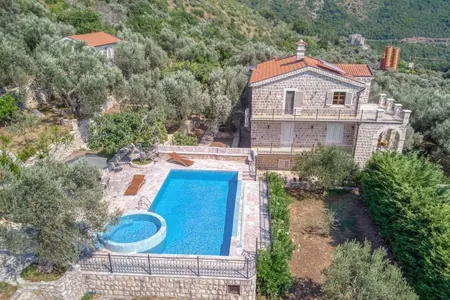 For sale 3 storey villa in Budva (Rezevici)