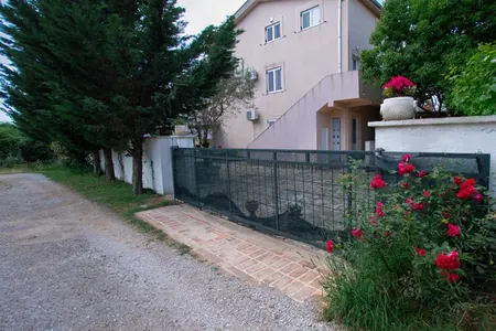 For sale 3-storey villa with swimming pool, Krimovica