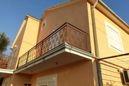 For sale a large house with sea view in Tomba, Bar.