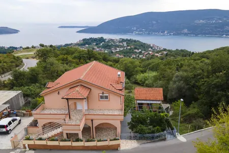 Na prodaju nova kuca na vidikovcu iznad Herceg Novog