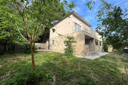 For sale a two-storey house of over 135 m2 with garage and sea view, Bar